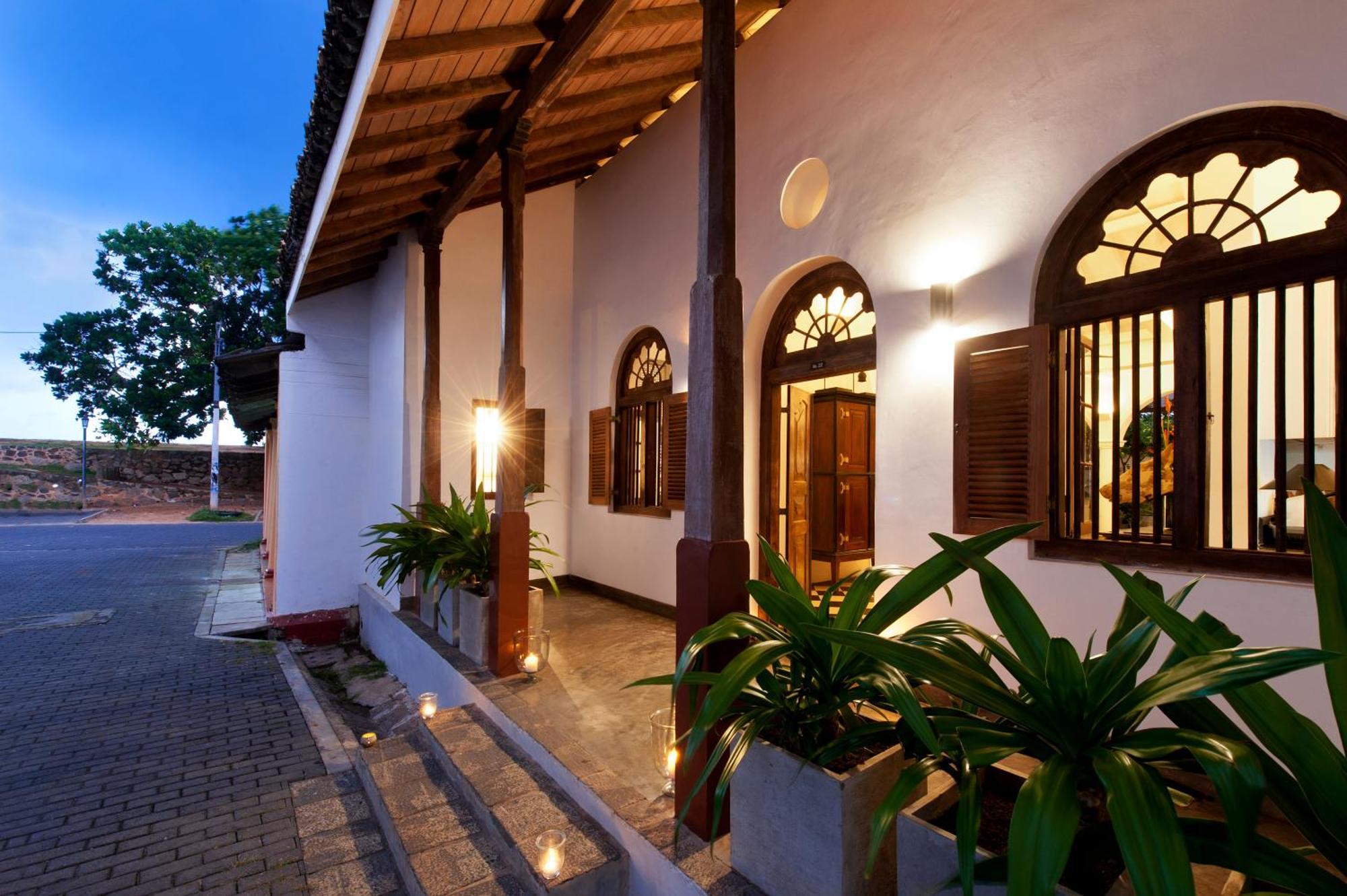 A 03 Bedroom Villa In Galle Fort With Roof Terrace & Pool Exterior foto